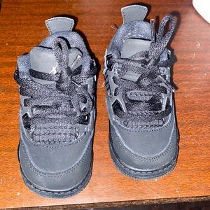 COPY - Black cat 4’s